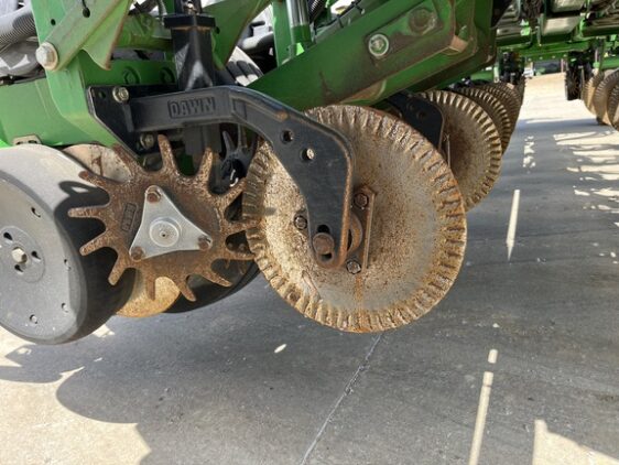 2009 John Deere 1770NT CCS - Image 12