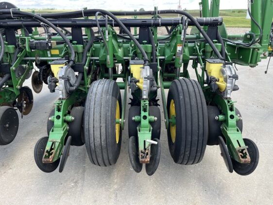 2009 John Deere 1770NT CCS - Image 24