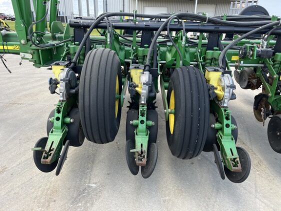 2009 John Deere 1770NT CCS - Image 25