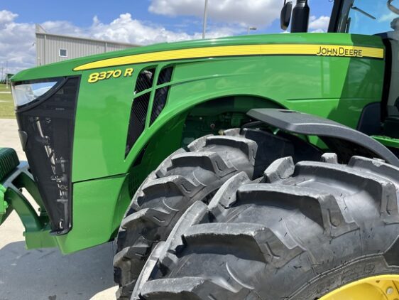 2016 John Deere 8370R - Image 13