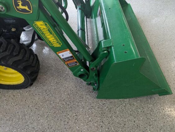 2017 John Deere 1025R - Image 2