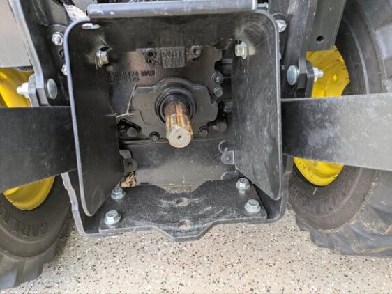 2017 John Deere 1025R - Image 6