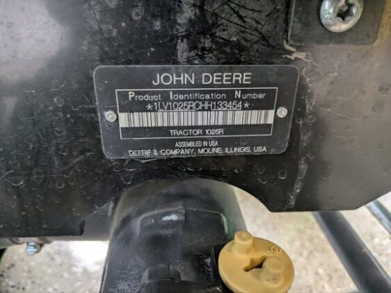 2017 John Deere 1025R - Image 4