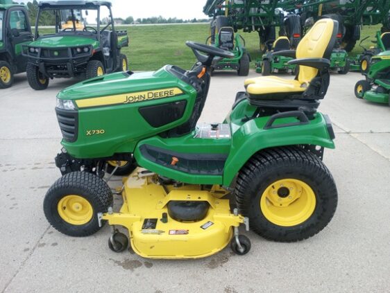 2018 John Deere X730 - Image 2