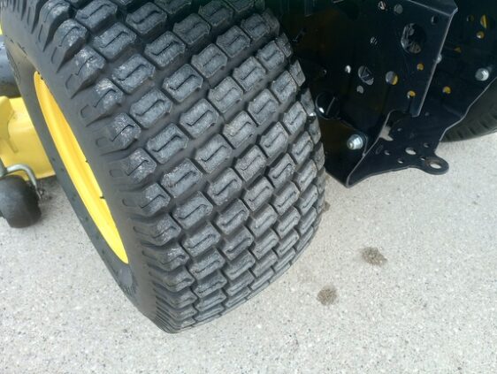 2018 John Deere X730 - Image 18