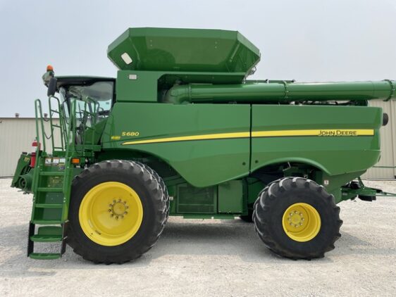 2016 John Deere S680 - Image 2