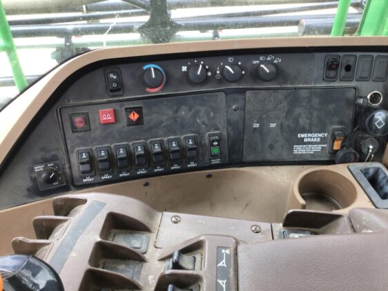 2009 John Deere 4830 - Image 15