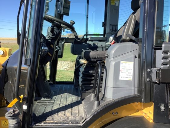 2023 Caterpillar 908 - Image 11