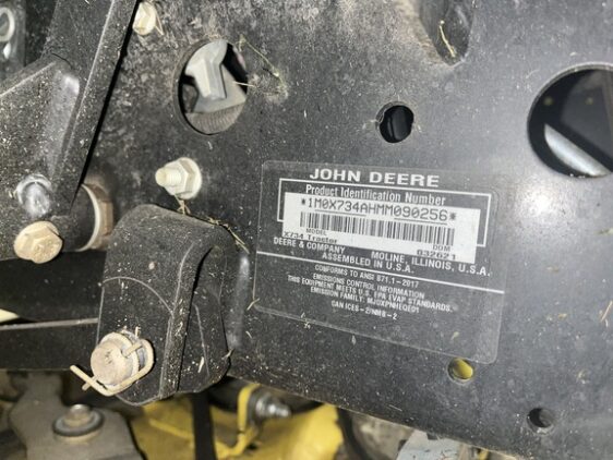 2022 John Deere X734 - Image 13