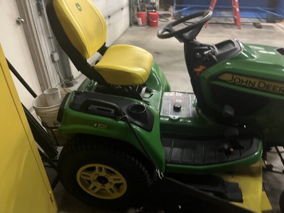 2022 John Deere X734 - Image 6