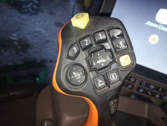 2018 John Deere S760 - Image 33
