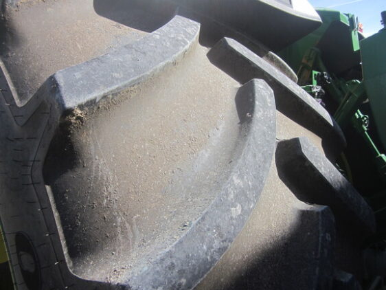 2021 John Deere 8R 410 - Image 13