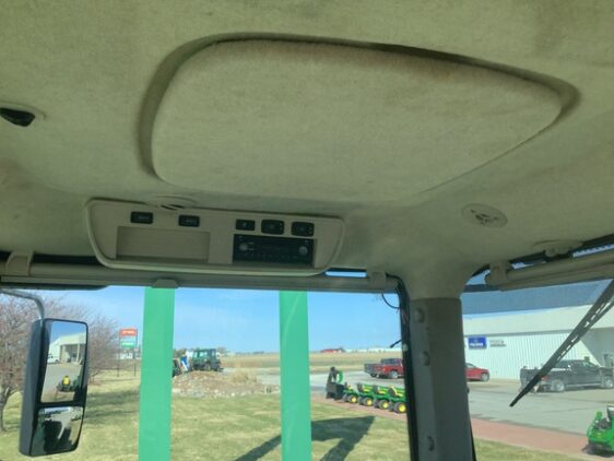 2018 John Deere 9620R - Image 33