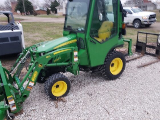 2021 John Deere 2025R - Image 2
