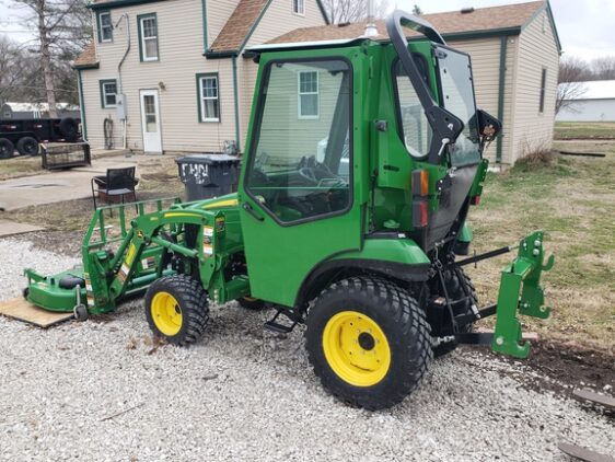 2021 John Deere 2025R - Image 8