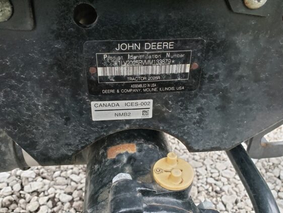 2021 John Deere 2025R - Image 17