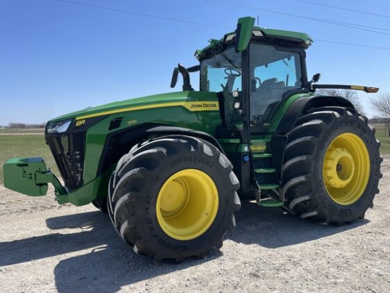 2023 John Deere 8R 370 - Image 6