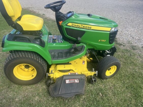 2015 John Deere X750 - Image 2