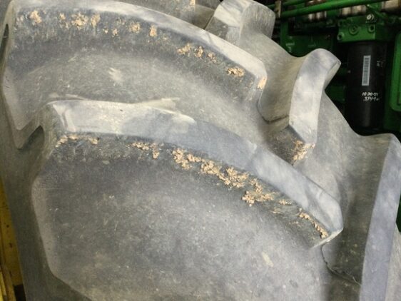 2013 John Deere 9560R - Image 18