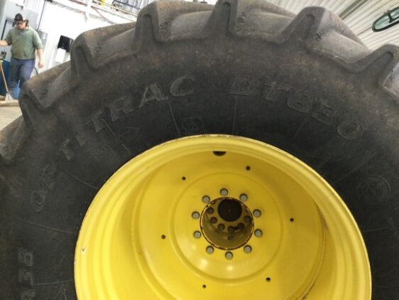 2013 John Deere 9560R - Image 11