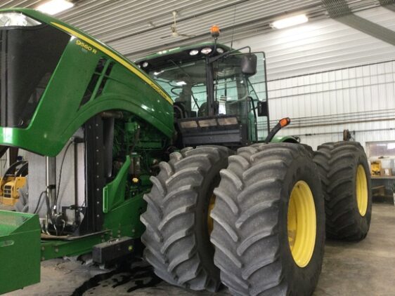 2013 John Deere 9560R - Image 2