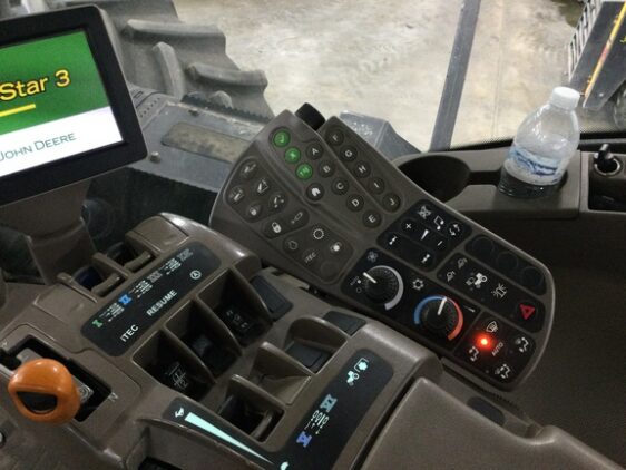 2013 John Deere 9560R - Image 23