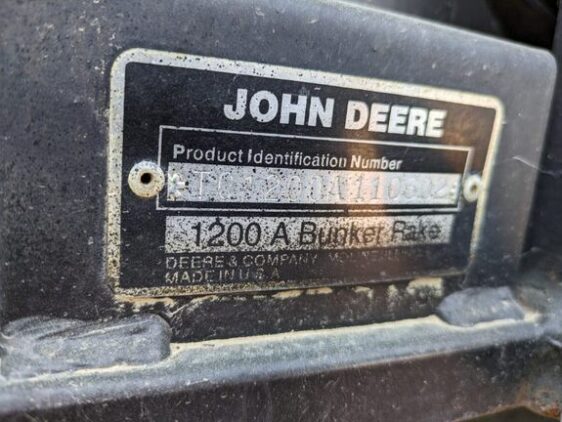 2000 John Deere 1200A - Image 12