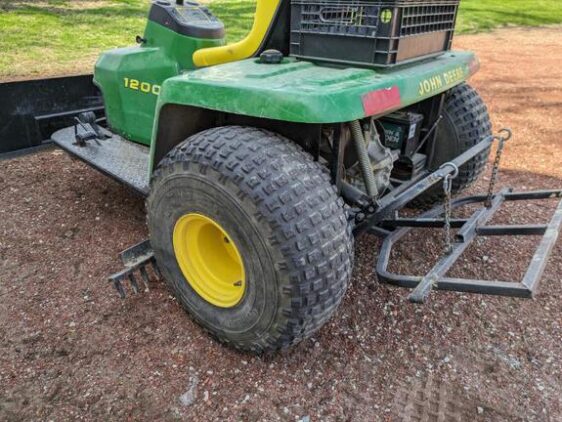 2000 John Deere 1200A - Image 3