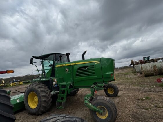 2020 John Deere W235 - Image 2