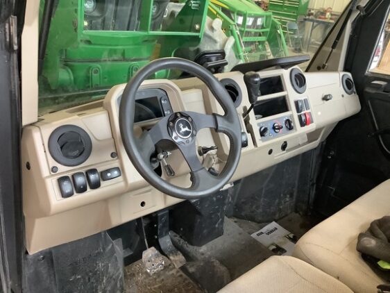 2023 John Deere XUV 835R - Image 6