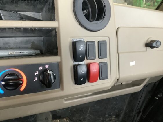 2023 John Deere XUV 835R - Image 9