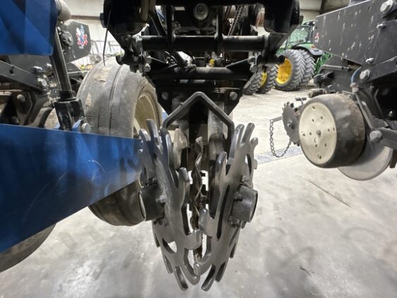 2012 Kinze 3660 - Image 6