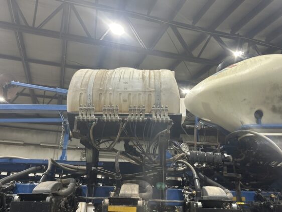 2012 Kinze 3660 - Image 18