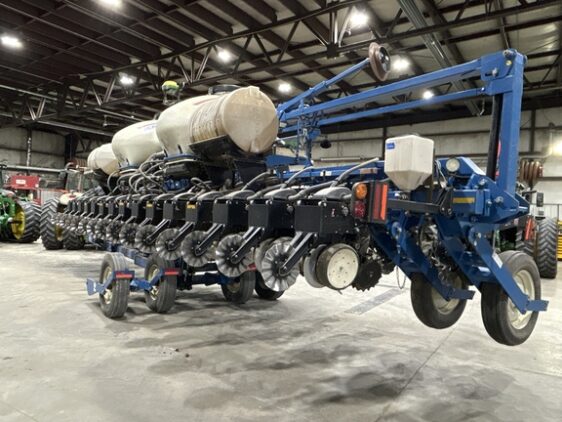 2012 Kinze 3660 - Image 4