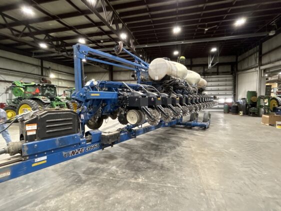 2012 Kinze 3660