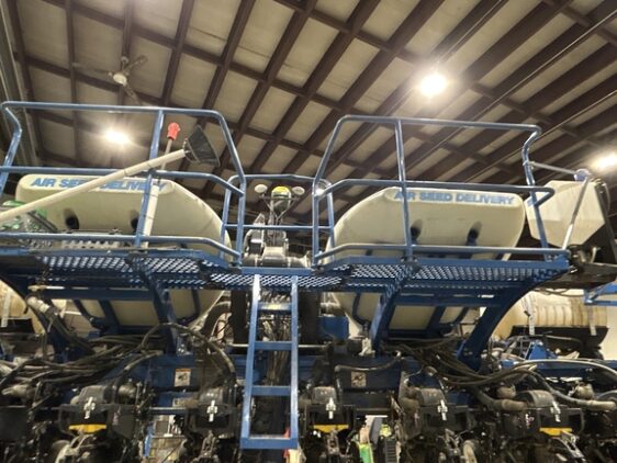 2012 Kinze 3660 - Image 23