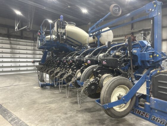 2012 Kinze 3660 - Image 10
