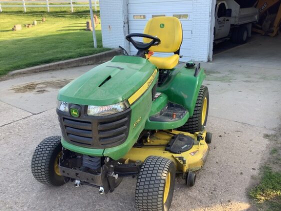2022 John Deere X750 - Image 5