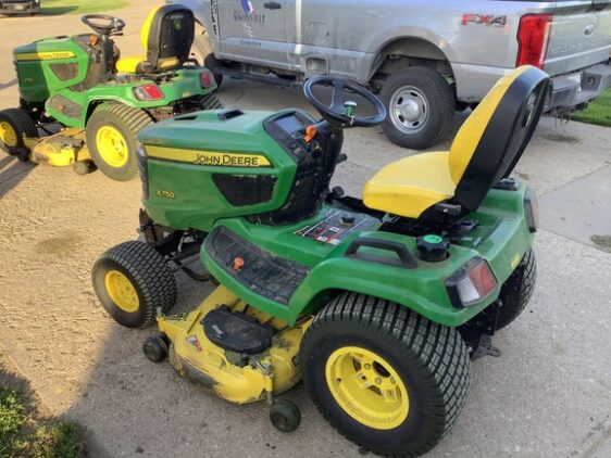 2022 John Deere X750 - Image 3