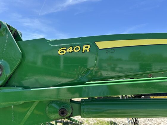 2017 John Deere 640R - Image 12