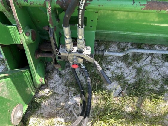 2017 John Deere 640R - Image 9