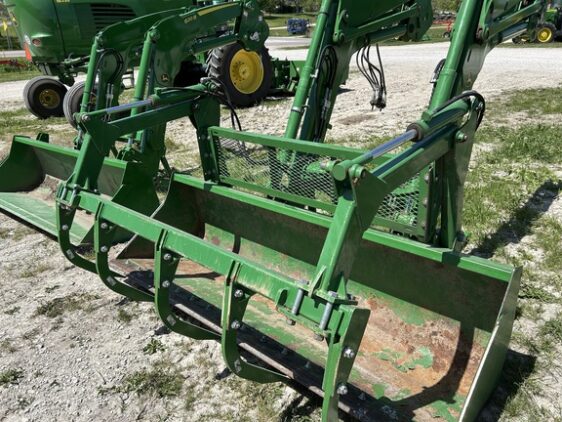 2017 John Deere 640R - Image 6