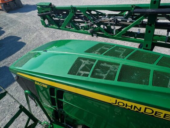 2019 John Deere R4038 - Image 12
