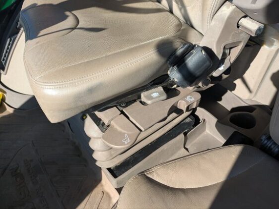 2019 John Deere R4038 - Image 40