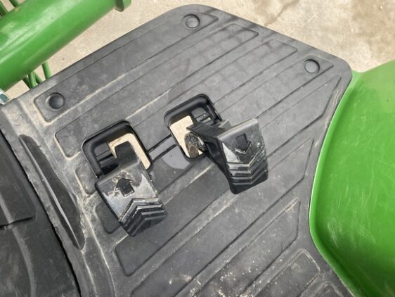 2024 John Deere 4052R - Image 9