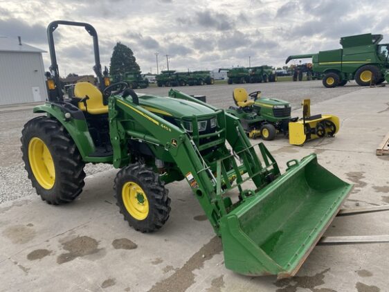 2024 John Deere 4052R - Image 2