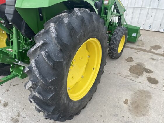 2024 John Deere 4052R - Image 15