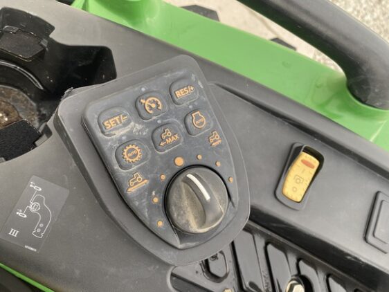 2024 John Deere 4052R - Image 12