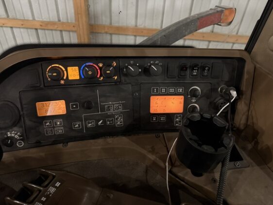 2011 John Deere 7830 - Image 33