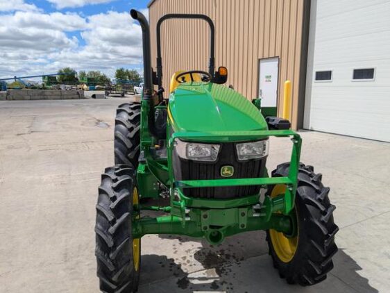 2022 John Deere 5065E - Image 10